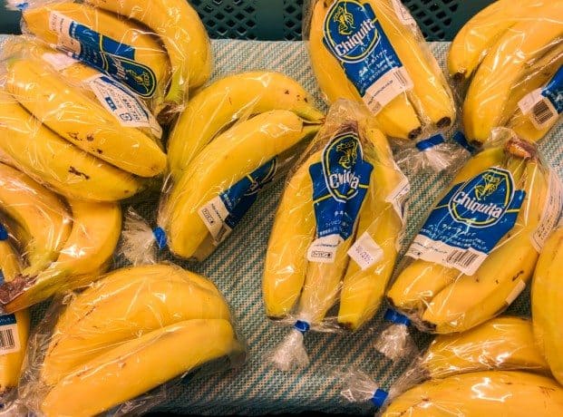 RashidJorvee's tweet image. Allmost all vegetables and fruits have skin. Then why world is wrapping these items in plastics? isn't this just to make more garbage and increase the price of the products?

#NoPlastic #StopGarbage #SayNoToPlastic #DontBuyInSuperMarket