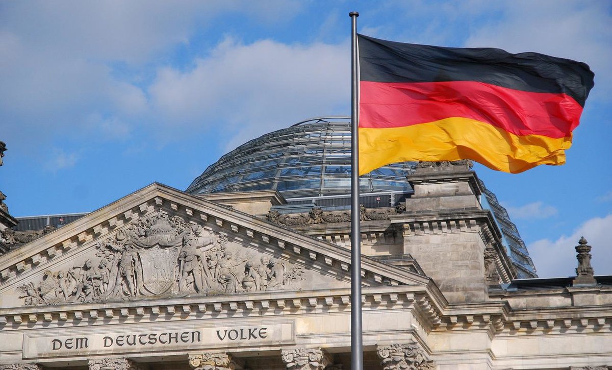 TutaPrivacy's tweet photo. "There is no prosecution at any cost!"
Germany opposes EU plans for client-side scanning - it would create an unprecedented surveillance monster that violates fundamental rights.
#Fight4Privacy #no2backdoors #CSAM #clientsidescanning
Read more: ๐
https://t.co/pZVHsZQ77R https://t.co/oYJK9c1GoW