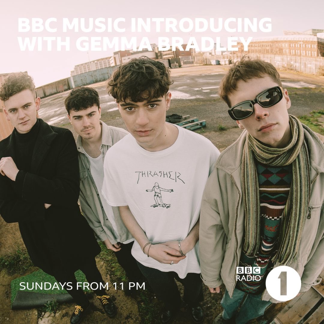 TheFlorentinas's tweet photo. Tune into @BBCR1 at 11pm TONIGHT to hear @Gemma_Bradley_ give ‘Weatherman’ a spin! Absolutely buzzing @bbcintroducing ❤️ https://t.co/GamzkG08Bi