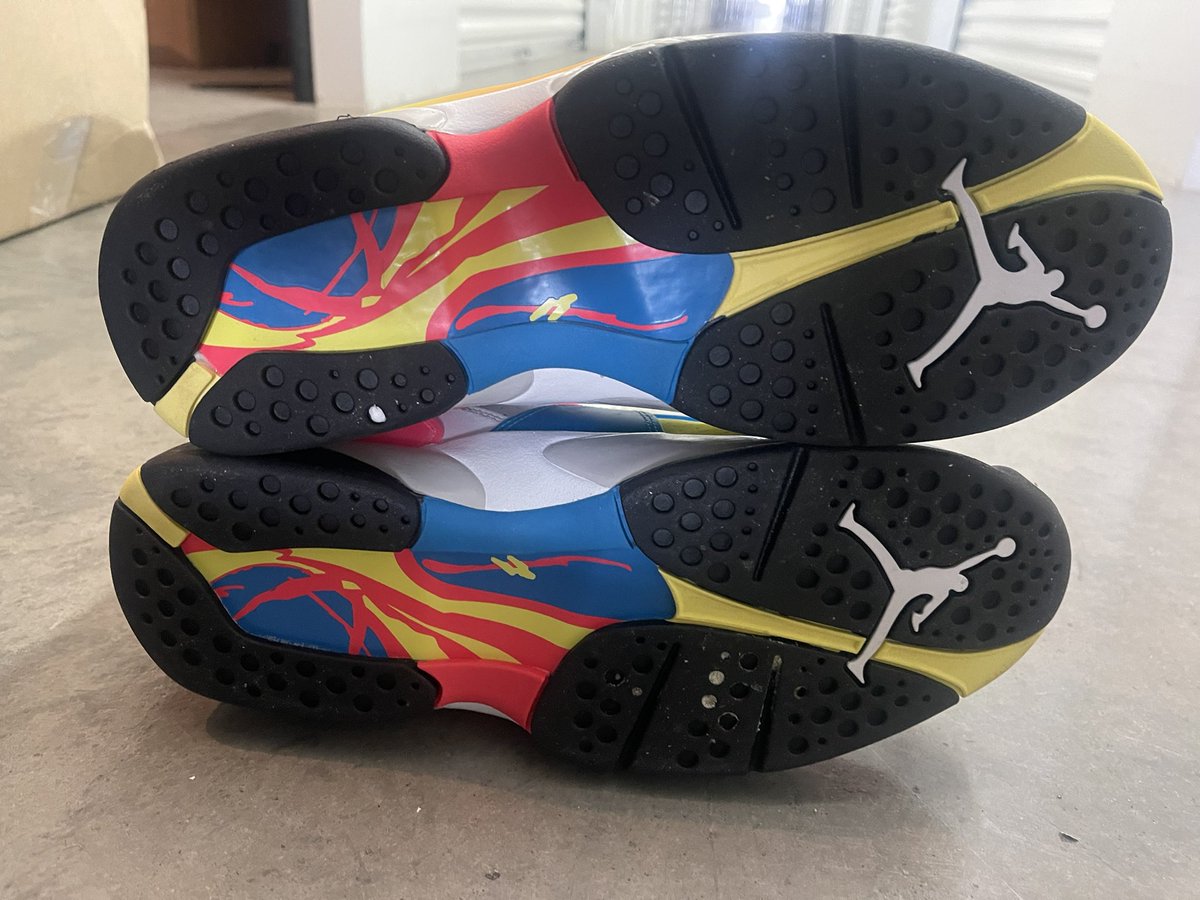 p_kicks23's tweet photo. @SellKicksSunday #size10M $120 + shipping https://t.co/nJXtB8cX98