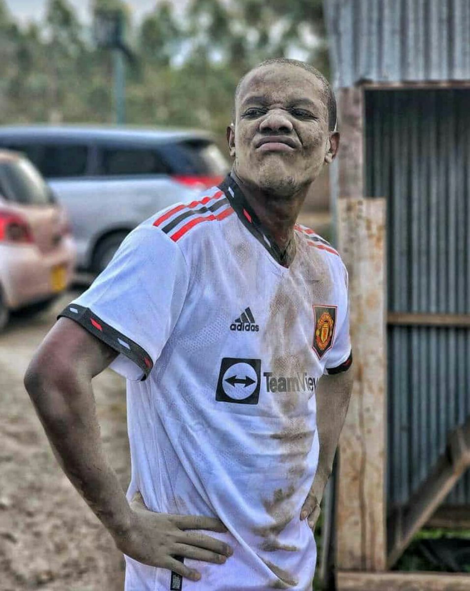 jayjaymachaa's tweet photo. #LIVMUN thanks to liverpool we are now drinking in peace https://t.co/EJ9wufUxgA
