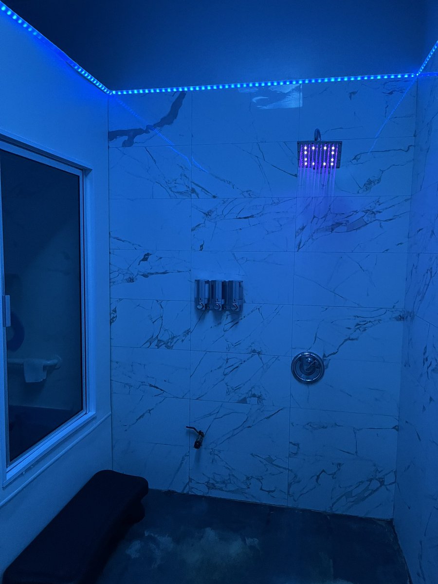 FudgeBitz's tweet image. Deprivation floatation therapy.