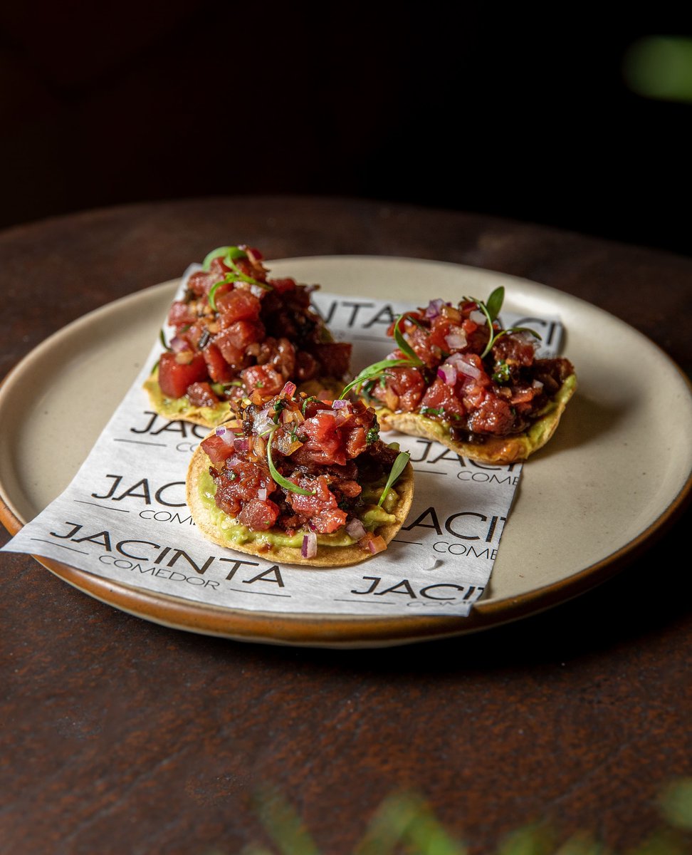 Gracias por la cuaresma, el pretexto perfecto para probar estas deliciosas y renovadas tostadas de atún. Si se te antojó dale ❤️

#ComedorJacinta #CDMX #Polanco #ComidaMexicana #foodiesMx #yummy