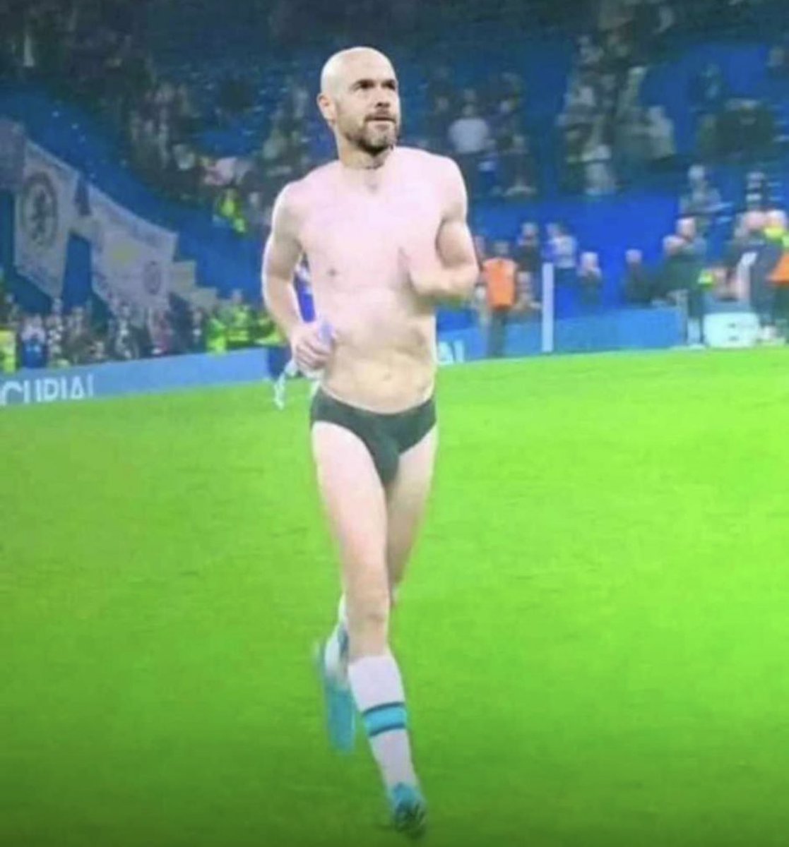 Boss_Tola's tweet photo. Ten Hag Ball 😂😂 https://t.co/bMt8dmXX3o