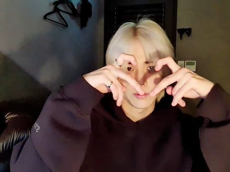 (๑˃◡˂๑) tweet media