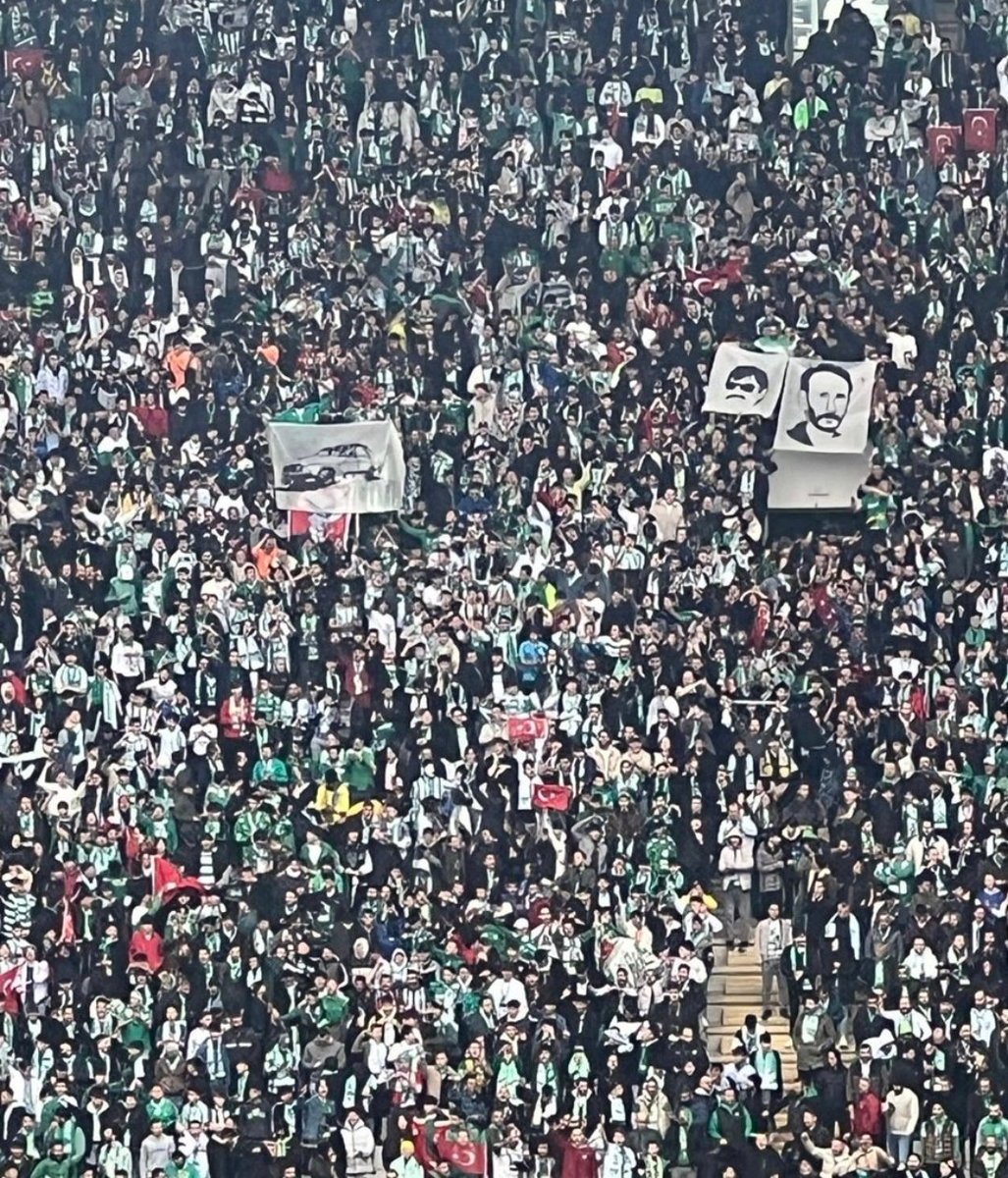 Irkçılık Cahillerin Son Sığınağıdır
Barbarsınız ❗ Irkçısınız ❗ Pisliksiniz ❗#Amedsporyalnızdeğildir