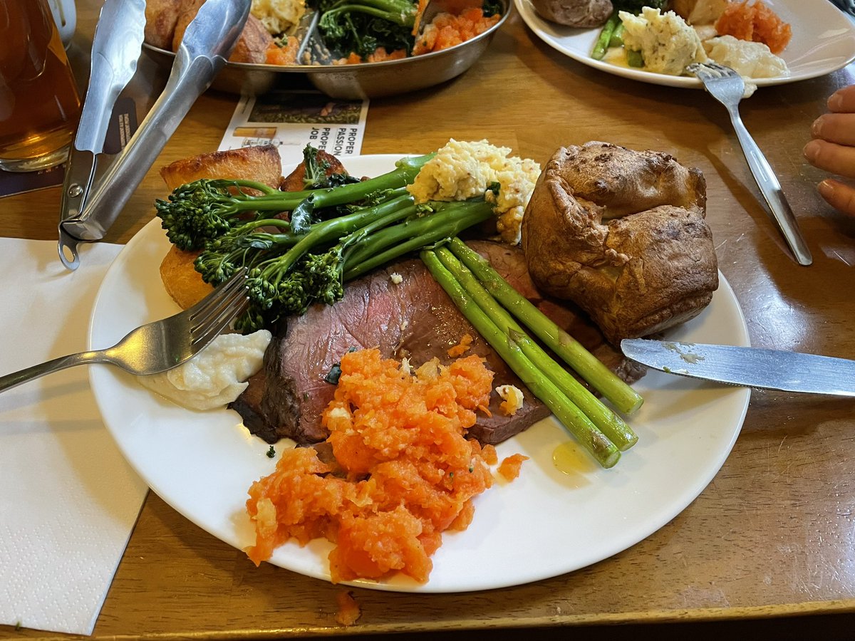 Cracking walk today on SW coast path from Lamorna. Minke whale sighting, daffodils, dolphins and an amazing roast at the Lamorna Wink pub!