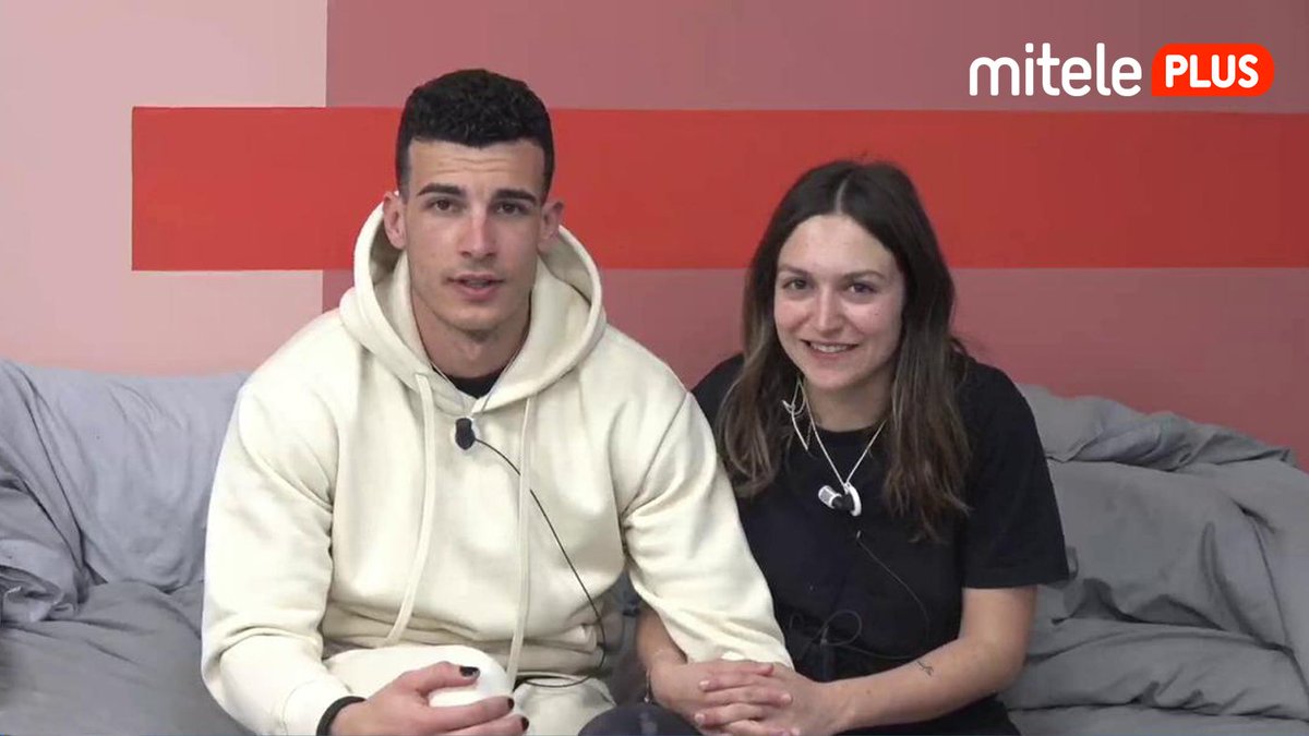 vecinosinfinity's tweet photo. Así ha sido la emotiva despedida de Adrián Tello y Marta Jurado que no ha tocado el ❤️ #Solos5M 

https://t.co/xrsj2lIKyX 👈 https://t.co/DaptS0Z3hY