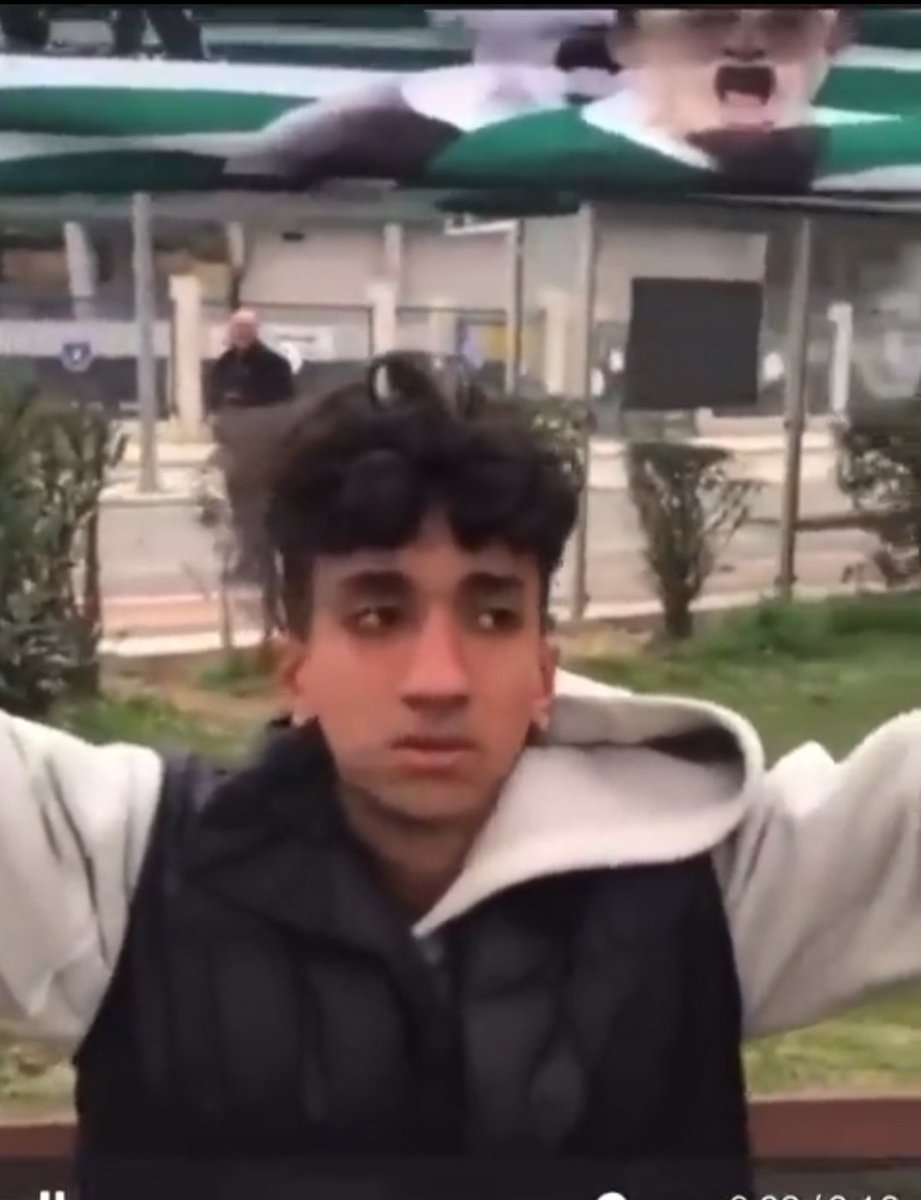 Bu tabloya sevinenler, sosyal çevresinden tepki almamak için sessiz kalanlar, devletin hışmından korkarak sessiz kalanlar... insanlara özsavunma yapmak dışında çare bırakmazsanız ne devlet kalır, ne vatan. Suriye'den beter oluruz

Fasizme sessiz kalmayın.

#Amedsporyalnızdeğildir