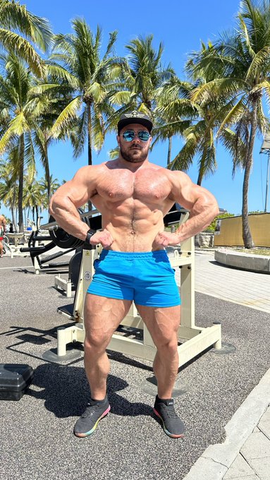 Vacations are an excuse to workout somewhere new https://t.co/VXnbonOJtQ