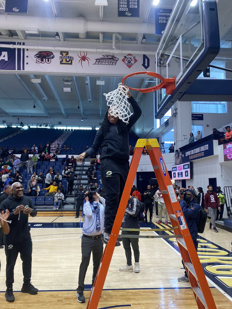 LarrySavoy22's tweet photo. We did it!!!!! Congratulations to the Archbishop Carroll Women’s Basketball Champion!! #ProudPresident @ACHSWashDC @carroll_ad @ACHS_LadyLions https://t.co/sY7Cb43QD7