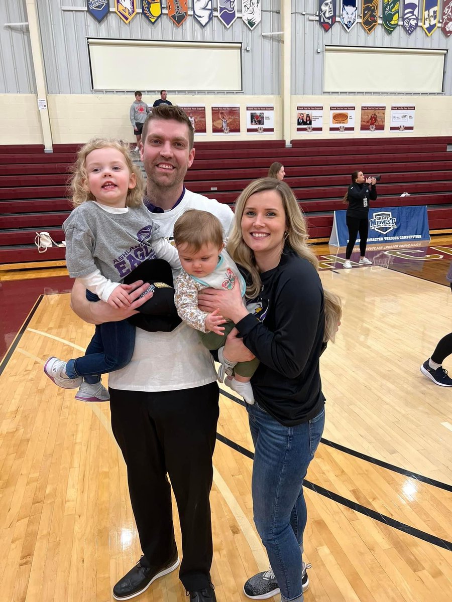 BTurson32's tweet photo. Saturdays are STILL for (Championship) Ws 🏆 and Sundays are for playing with all the blocks! 🧱 @JenniferATurson https://t.co/RRwP9vqihp