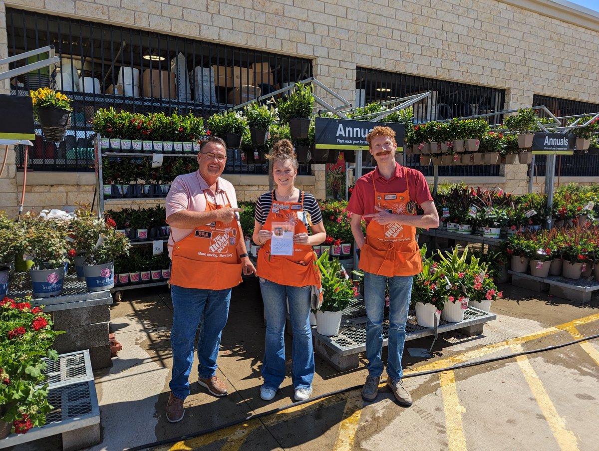 🚨🚨Homer Alert🚨🚨 Shouting out Kylie for her excellent customer service and willingness to help anywhere in the store