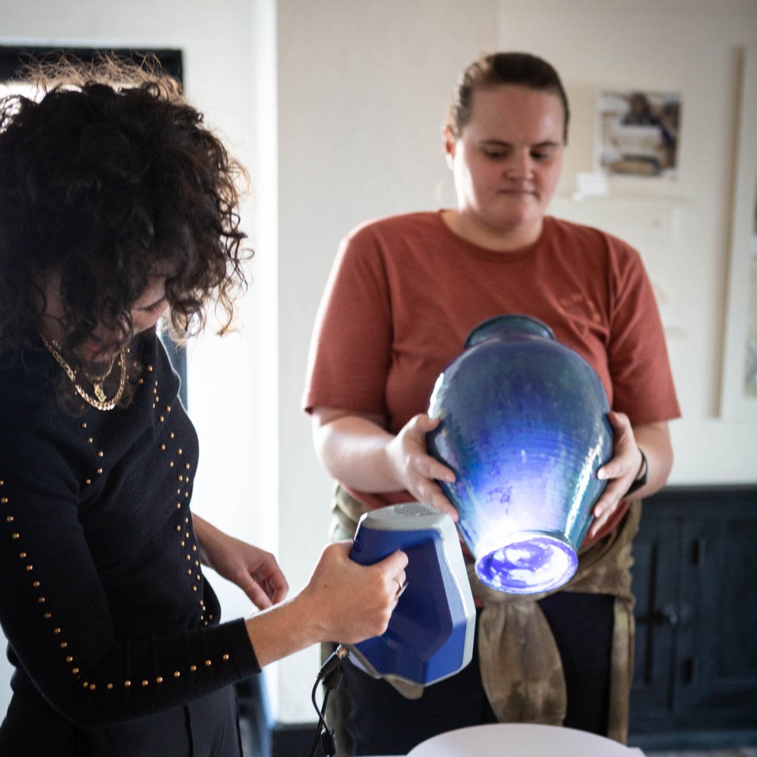 CultureVerse2's tweet photo. The #CultureVerse team met up with the team at @Pewabic to scan some of their historic pottery at their gallery on Detroit's east side. 

Featuring @Artec3DScanners Scanners - Artec Leo and Artec Space Spider. #ArtecLeo #ArtecSpaceSpider #SpaceSpider #VirtualReality https://t.co/5vmdGzaixS