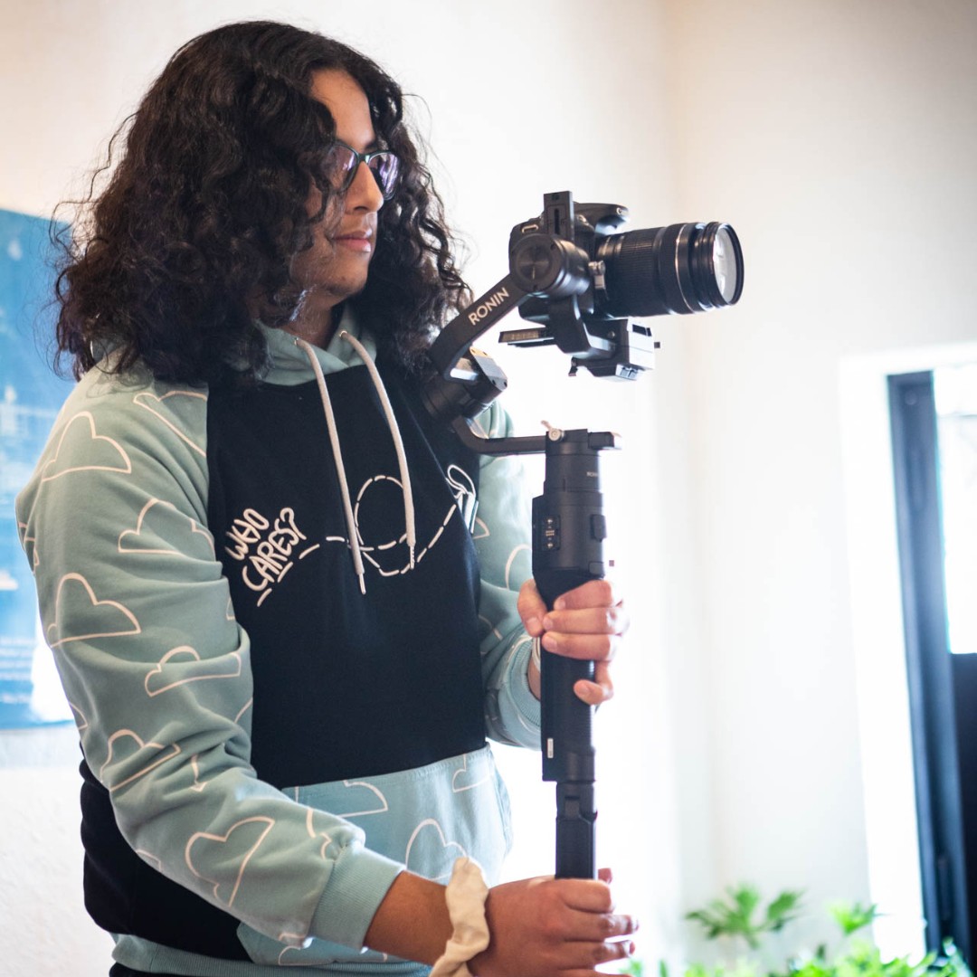 CultureVerse2's tweet photo. The #CultureVerse team met up with the team at @Pewabic to scan some of their historic pottery at their gallery on Detroit's east side. 

Featuring @Artec3DScanners Scanners - Artec Leo and Artec Space Spider. #ArtecLeo #ArtecSpaceSpider #SpaceSpider #VirtualReality https://t.co/5vmdGzaixS