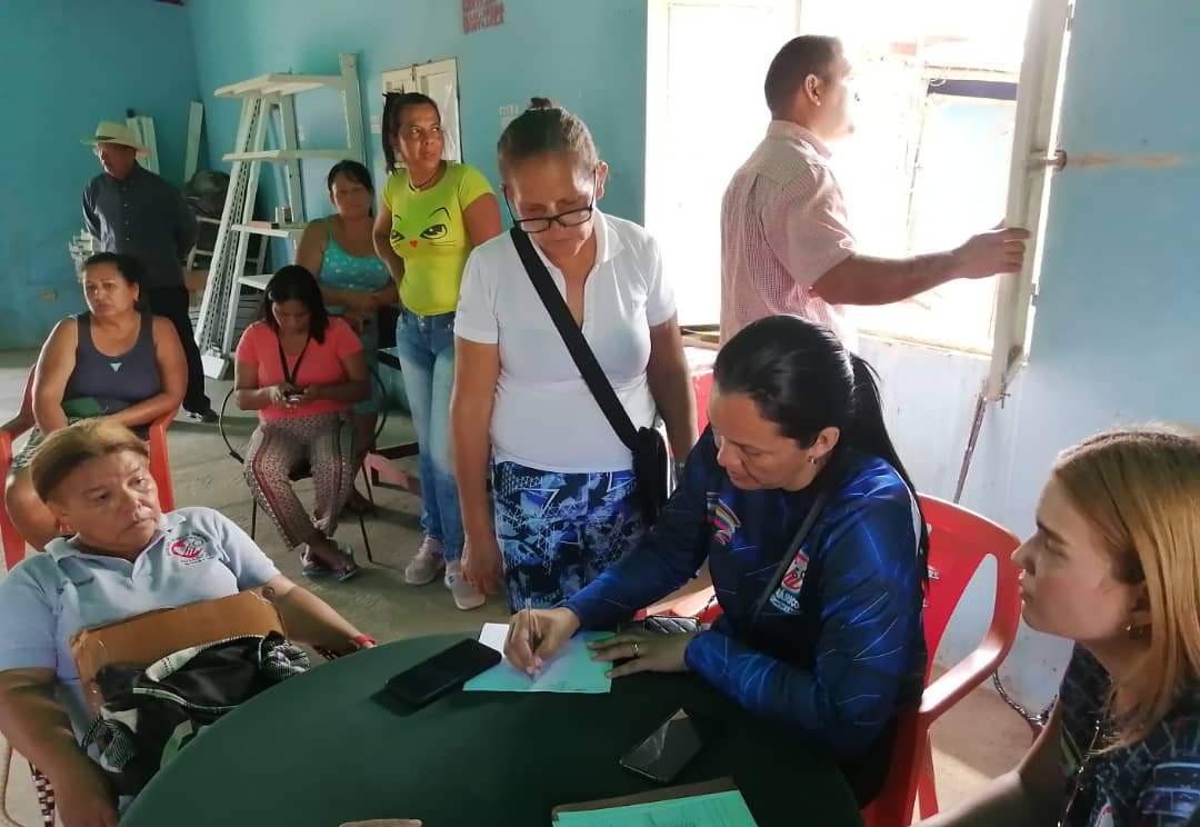 iavhebg_'s tweet photo. #EnFotos📷| Desde el municipio José Tadeo Monagas, específicamente en la parroquia Altagracia de Orituco, el #Iavhebg realizó jornada de cobranza y protocolización de documentos de propiedad de viviendas. 

#YoSoyChávez https://t.co/SQUuPd0xTZ