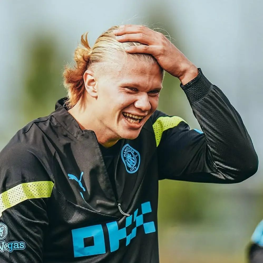 NamalaKasori's tweet image. Ukitaka kujua Goli Saba ni nyingi sana nenda  chumbani katest yale mambo yetu na mkeo uone moto wake.🤣🤣🤣