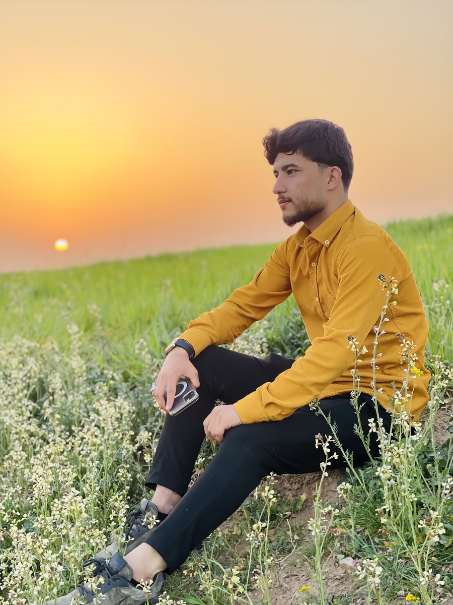 sardarserwan1's tweet photo. ئه شيت هه موو نا خوشه كان كاتي بن به لام گوماني تيدا نيه به لينه كاني خودا ��ه ميشه ين 🖤 https://t.co/DAT3W5TdQw