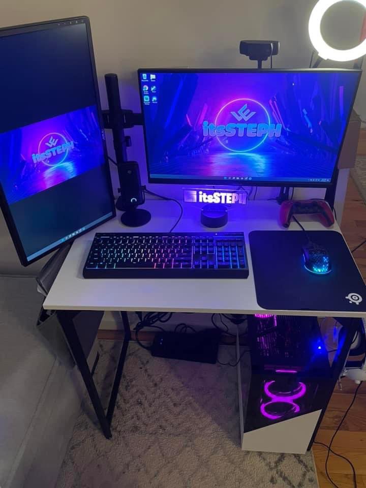 itssteph-on-twitter-finally-upgraded-from-the-baby-size-desk-it-s