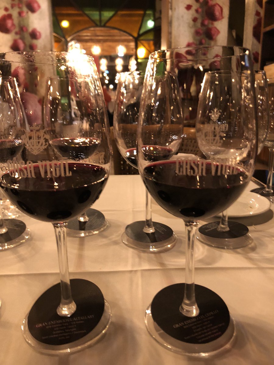 Impresionante noche <a href="/alevigilmalbec/">Alejandro Vigil</a>, brillante servicio y calidad! Ni hablar de los vinos! <a href="/casavigil_rest/">Casa Vigil Restaurant</a>