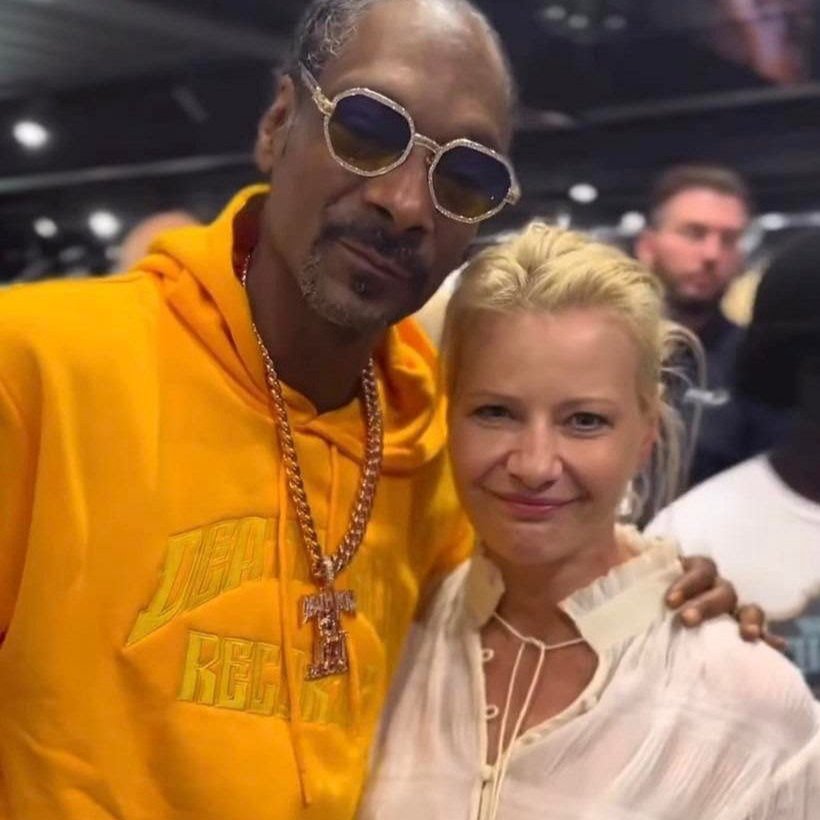 musicnewsfactpl's tweet photo. Małgorzata Kożuchowska spotkała się ze Snoop Doggiem https://t.co/skVP3KD5SU