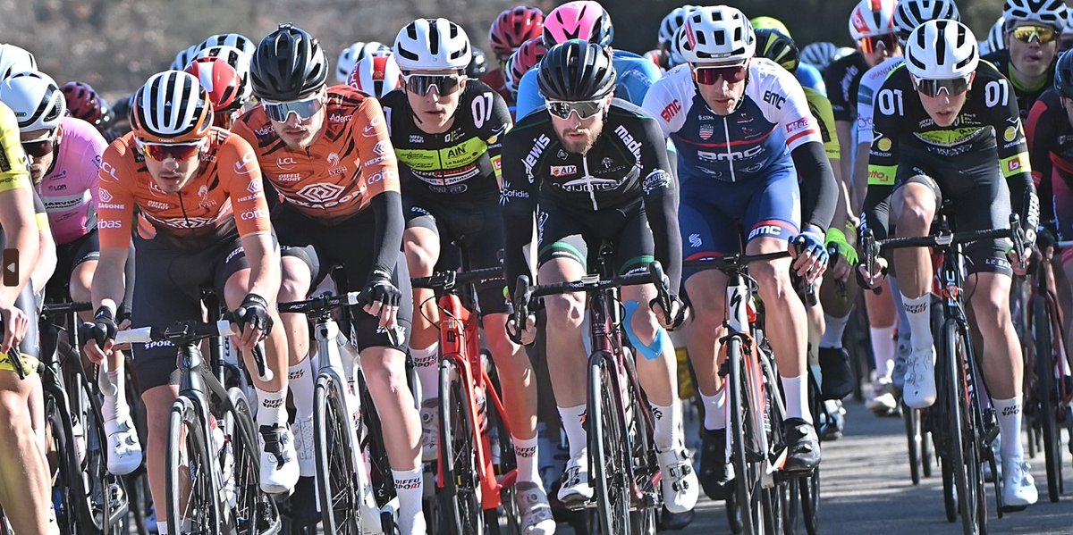 Grand Prix de Montastruc LE TRIO GAGNANT DE L'AVCA Au terme du Grand Prix haut-Garonnais, Clément Delcros, s'impose devant deux autres de ses coéquipiers, Adrien Maire et Thibaud St Guilhem . L'AVCA signe une improbable passe de trois sur le circuit de Montastruc comme en 2019 !