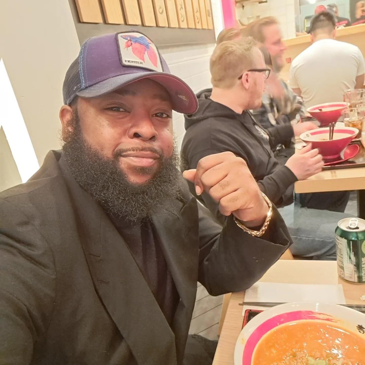 KNIGHTB181's tweet photo. Yesterday was a great 36th birthday. Chilled with lil bro and ramen 🍜 https://t.co/XWQ6VzBi11