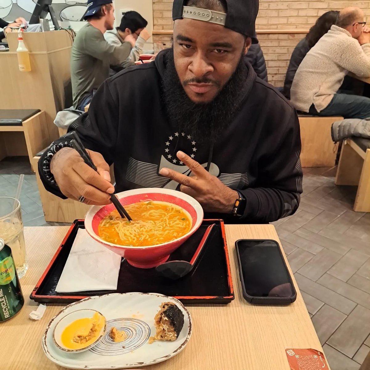 KNIGHTB181's tweet photo. Yesterday was a great 36th birthday. Chilled with lil bro and ramen 🍜 https://t.co/XWQ6VzBi11
