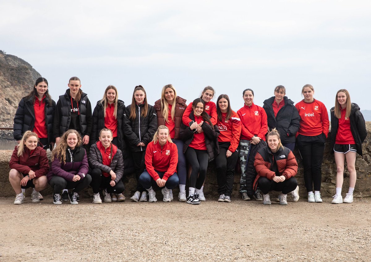 calrossphotos's tweet photo. Away Days!!

🔴⚪👊📸 https://t.co/8tMYhROzBV