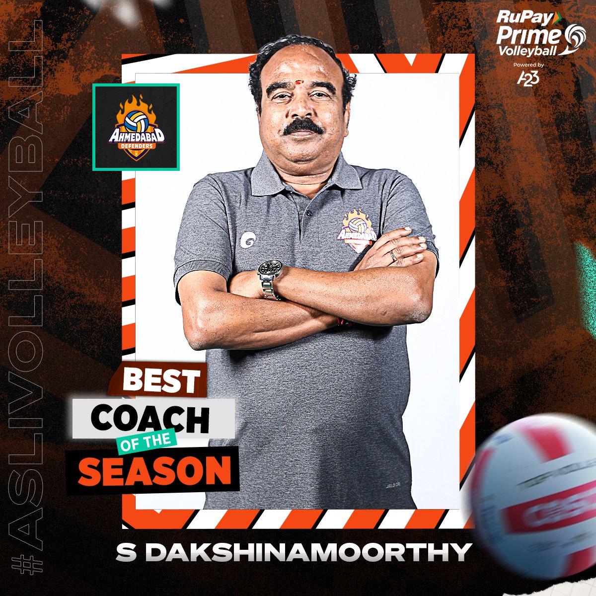 PrimeVolley's tweet photo. 2️⃣ seasons, 2️⃣ Finals 🙌
☝️ #RuPayPrimeVolley Title 🏆

For masterminding the victory, @Amd_Defenders Head Coach, S Dakshinamoorthy is the Best Coach of the Season 🎖️

#PVL2023 #AsliVolleyball https://t.co/e4DDMYzXAB