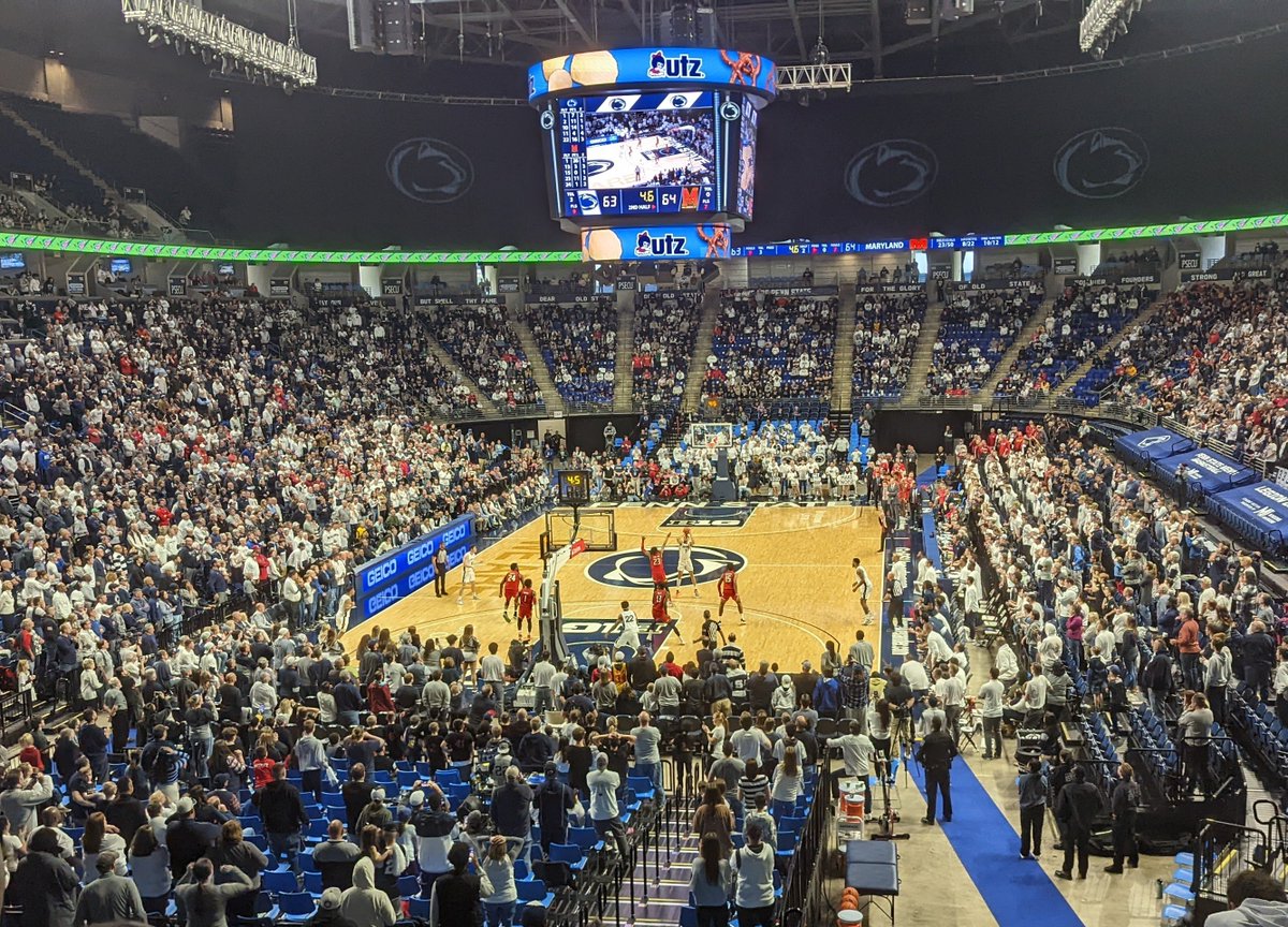 RipeToddyP's tweet image. Missed photographing the game winner 3.1 seconds later because I was too busy bouncing giddily. #WeAre