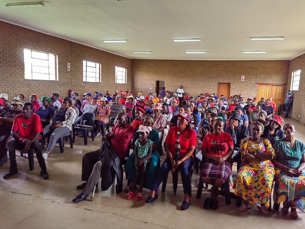 EFF_FreeState's tweet photo. ♦️In Pictures♦️

EFF community meeting to elect EFF candidate in Ward17 Dihlabeng, ahead of the Bi-elections on the 26 of April 2023

We call on all the residents of Fateng Tse Ntsho to #VoteEFF in the upcoming Bi-elections. https://t.co/XR2NHgheyP