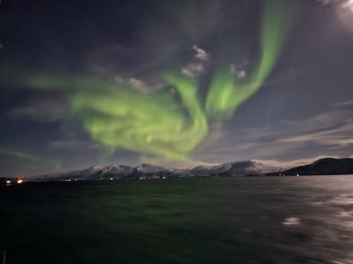 Commandant Zr. Ms. Willemstad tweet media