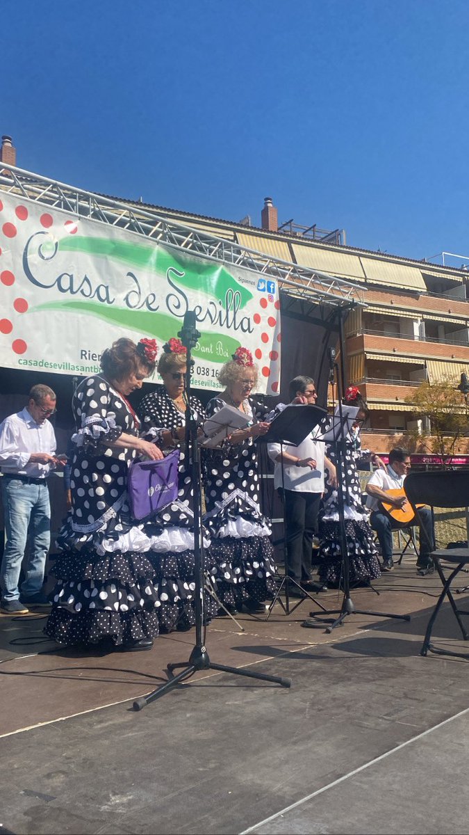 Hoy hemos estado acompañando a la @casadesevillasantboi en la celebración del Día de Andalucía.

#ContigoSantBoi
#PopularesSantBoi