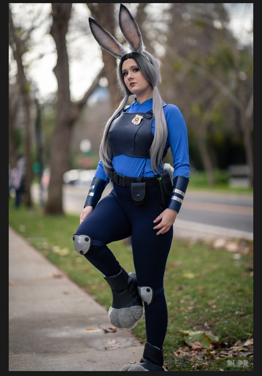 prehistoricPnut's tweet image. It&apos;s called a hustle sweetheart 🥕💙 
Me: @aerialcosplays at SacAnime Winter 2023 @SacAnime
.
.
#sacanime #judyhopps #Zootopia