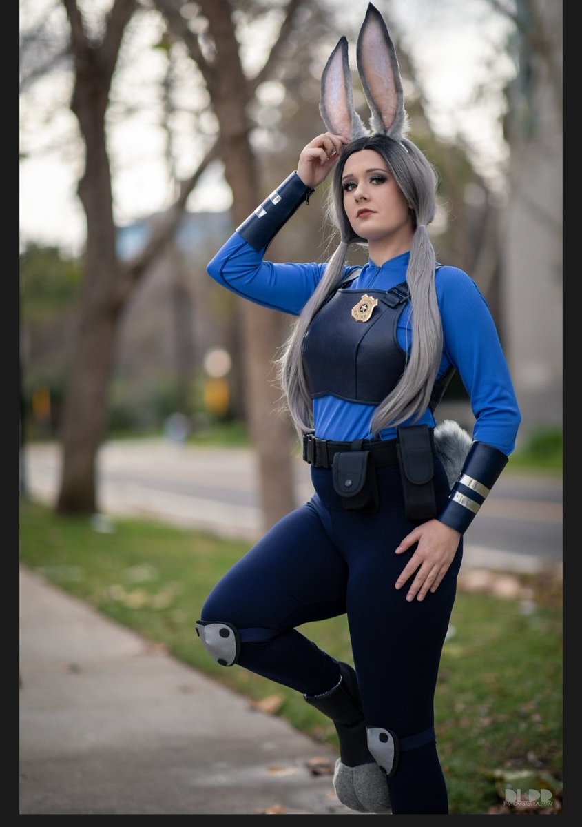 prehistoricPnut's tweet image. It&apos;s called a hustle sweetheart 🥕💙 
Me: @aerialcosplays at SacAnime Winter 2023 @SacAnime
.
.
#sacanime #judyhopps #Zootopia