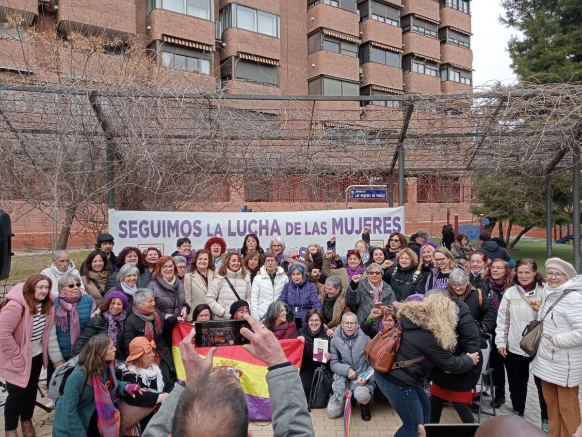 Homenaje en Madrid a las mujeres luchadoras y represaliadas por el franquismo.

#8M #2936Nombres #8M23 #8M2023