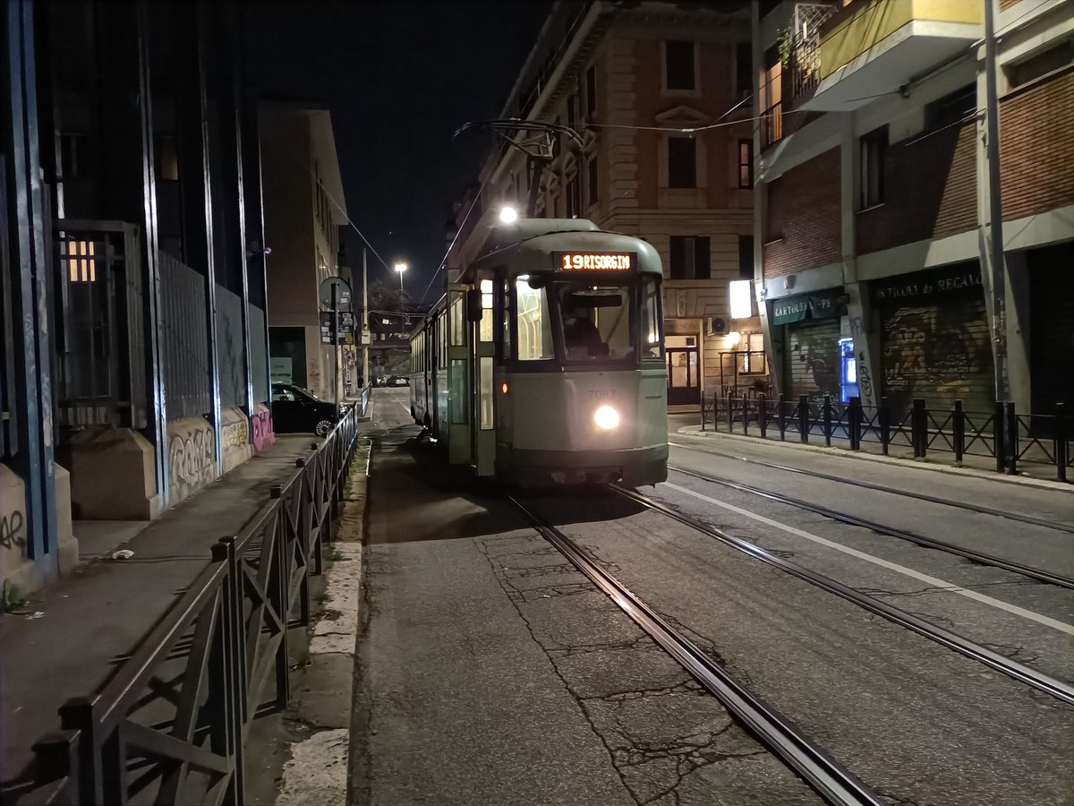 OdioAtac's tweet photo. Tram 19 si rompe all'ultima fermata di Scalo San Lorenzo e fa scendere tutti i passeggeri

#atac #damn #roma #romafaschifo #atacdevifalli https://t.co/CNpJrwY23a