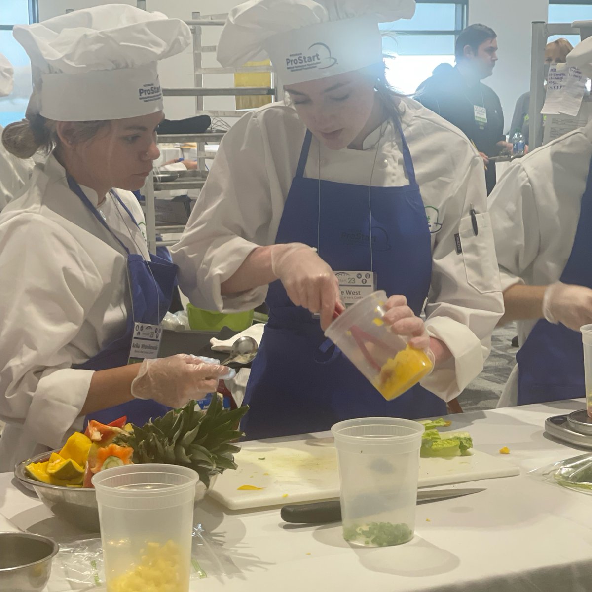 TheOfficialMHF's tweet image. The Nutrition category has begun!

Participating teams will demonstrate an understanding of nutrition by developing a menu that embodies the foundation of good health practices - and will be judged by children. 💪🏼🍎

#MichiganProStart #MadeInProStart #ProStartCompetition2023