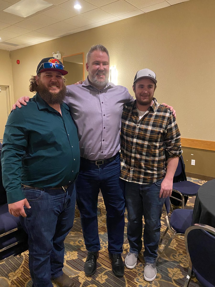 leppster5's tweet photo. @Bkrahn3Krahn thanks for the great BS last night! Was a Great evening, thank you! https://t.co/7ww7d32OPG