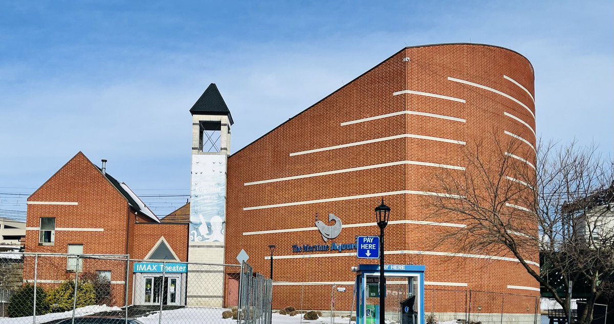 🧵An end of an era with <a href="/MaritimeAqua/">The Maritime Aquarium at Norwalk</a>’s IMAX Theater being knocked down to make way for the <a href="/WalkBridgeCT/">WALK Bridge</a>.

Silver linings are:

1. A new state of the art 4D theater opened two years ago. If you haven’t been, it’s like a Disney experience. 
maritimeaquarium.org/4d-theater