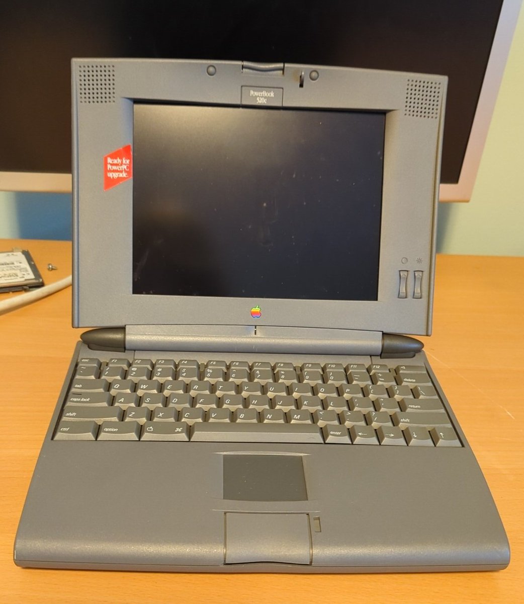 Just picked up a *pristine* PowerBook 520c, does anybody have a spare power adapter? If so, will you be at VCF East?

#MARCHintosh #apple #vintageapple #help #techhelp #macintosh