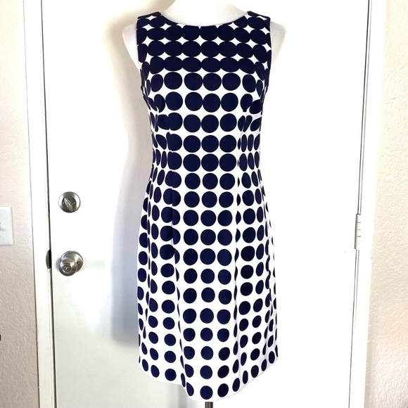 julie558232's tweet photo. So good I had to share! Check out all the items I'm loving on @Poshmarkapp from @SandyRock222 @ldboreobebe #poshmark #fashion #style #shopmycloset #agb: https://t.co/xpECME8sU2 https://t.co/CZGp6Y8mCs