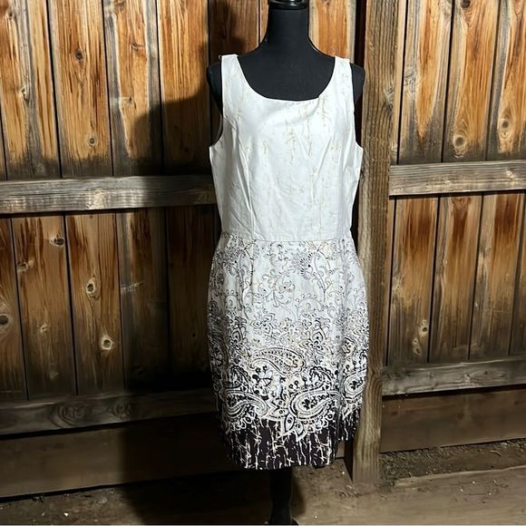 julie558232's tweet photo. So good I had to share! Check out all the items I'm loving on @Poshmarkapp from @SandyRock222 @ldboreobebe #poshmark #fashion #style #shopmycloset #agb: https://t.co/xpECME8sU2 https://t.co/CZGp6Y8mCs
