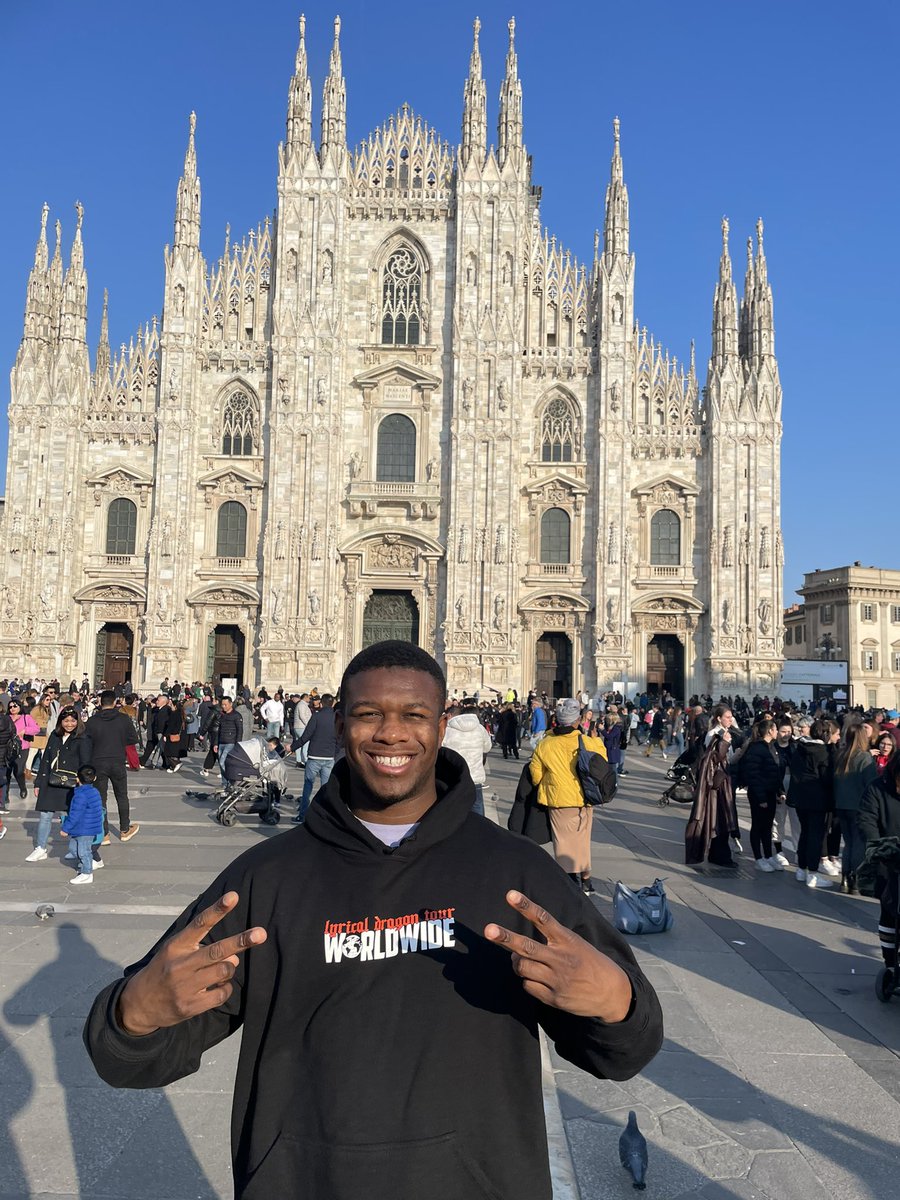 DEREISS_'s tweet photo. MILANO📍#LDT23 https://t.co/Dzn3W2oHrq