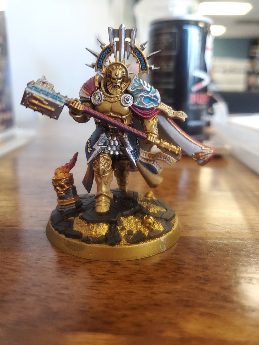 Auralninja's tweet photo. Been a bit quiet on the art front, but I've been getting into miniature painting on the side! Very fun! #WarhammerArt #warhammer #ageofsigmar https://t.co/hzWBvm7Ol0