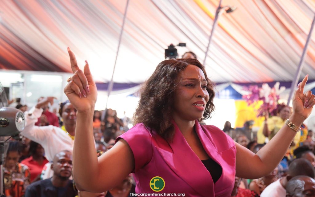 TCCPH's tweet photo. 🎶 Hello peace
Hello joy
Hello love
Hello strength
Hello hope, it's a new horizon
#NewWineChoir #LegacyService #OurSeasonOfFlourishing #eChurch #ChurchWithoutBorders #TCCPH https://t.co/9qrqSq2Vph