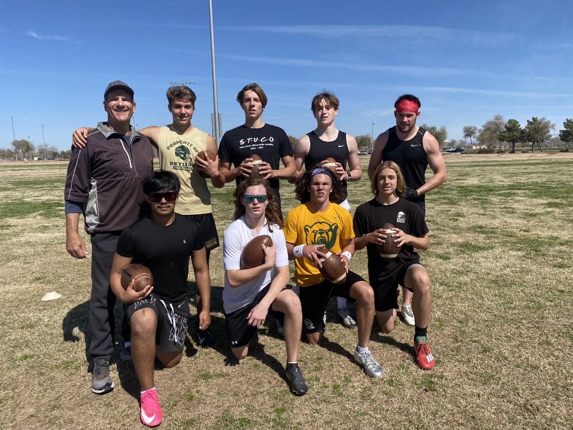 Thank you ⁦@QBManuch⁩ for last Saturday's training session. Always look forward to perfecting my form and improving on my weaknesses. Great job to everyone else, had a fun time.