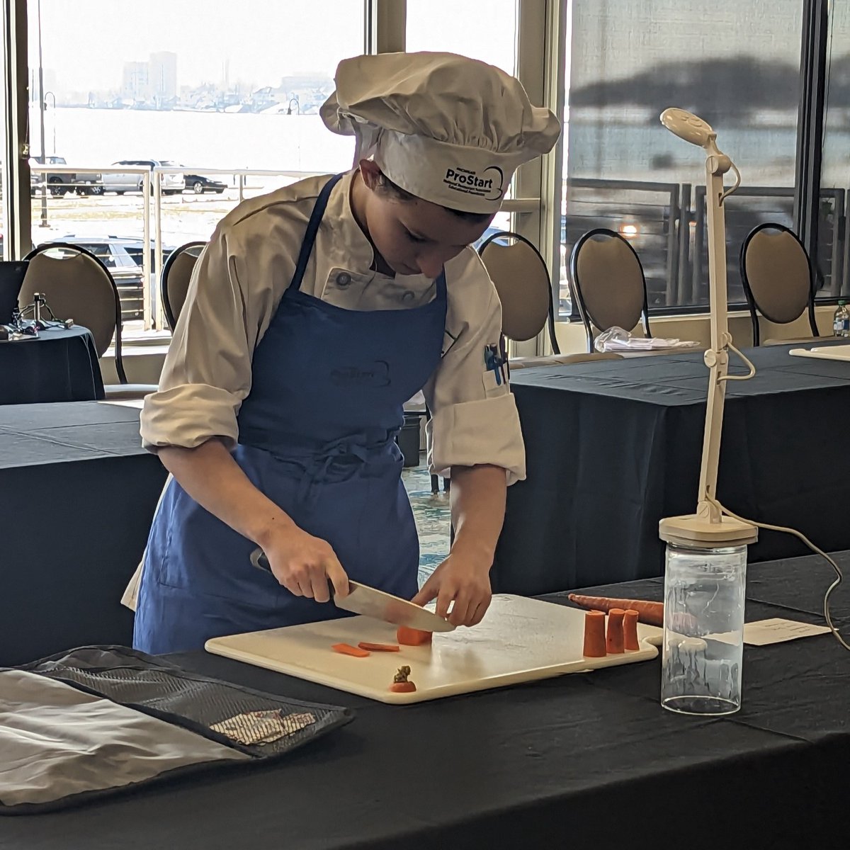 TheOfficialMHF's tweet image. The #MichiganProStart2023 Knife Cuts category, sponsored by @kvcc is underway. 🔪

Each contestant will select four knife cut options from a list of eight, then present their sharp skills to the judges. #MadeInProStart