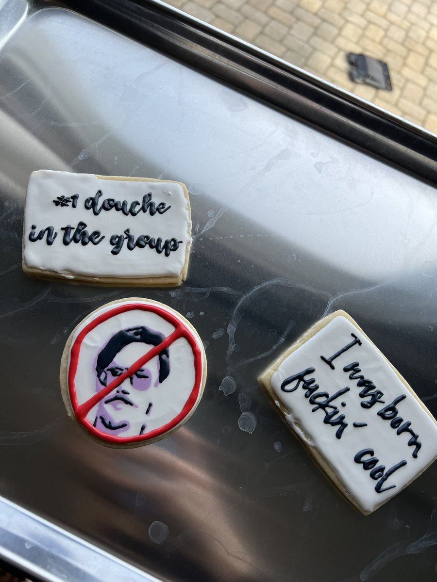 SamAshleyBlogs's tweet image. While making test designs for my st. Patrick’s Day vegan cookie packs, the #pumprules #scandoval drama broke. So, naturally, had to do a few quick on the topic. Dropped half-iced cookie onto others during and just rolled w/it bc it matches the messiness of it all. I stan Ariana!